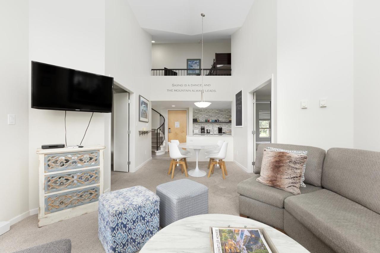 Tyndall Stone Lodge By Cozystay Signature 휘슬러 외부 사진