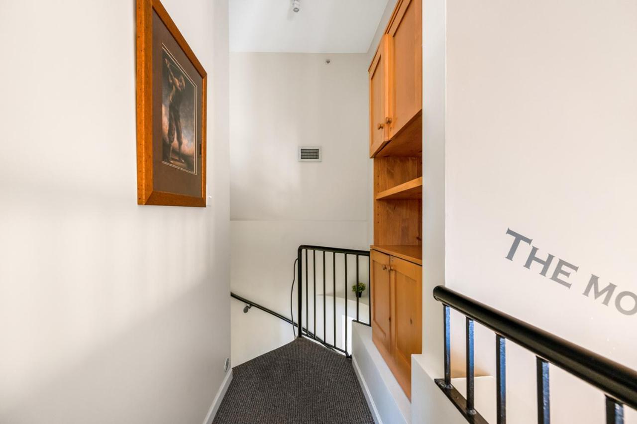 Tyndall Stone Lodge By Cozystay Signature 휘슬러 외부 사진